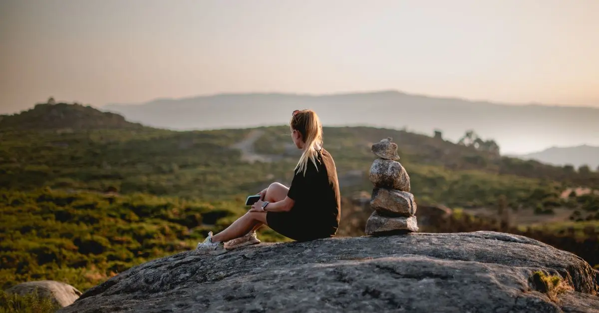 Comment voyager seul en toute sécurité